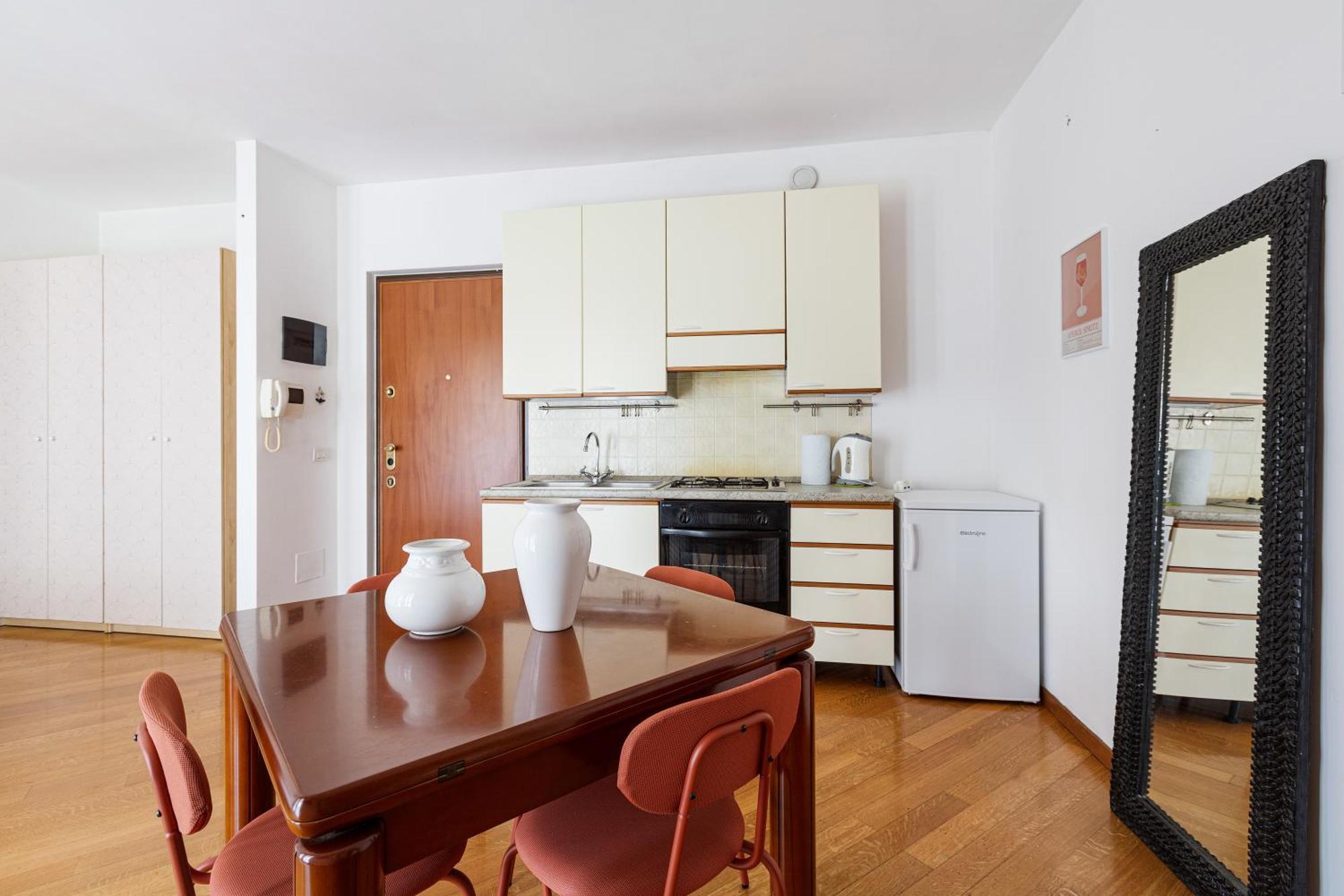 Cosy Studio With Balcony & Private Garage Milánó Kültér fotó