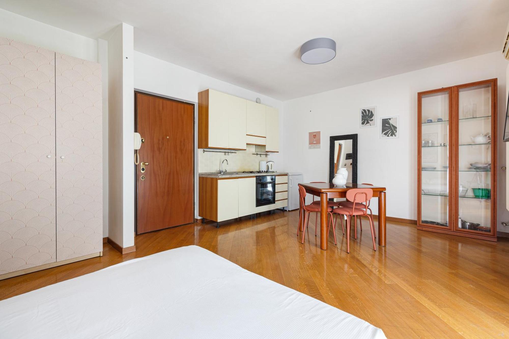 Cosy Studio With Balcony & Private Garage Milánó Kültér fotó