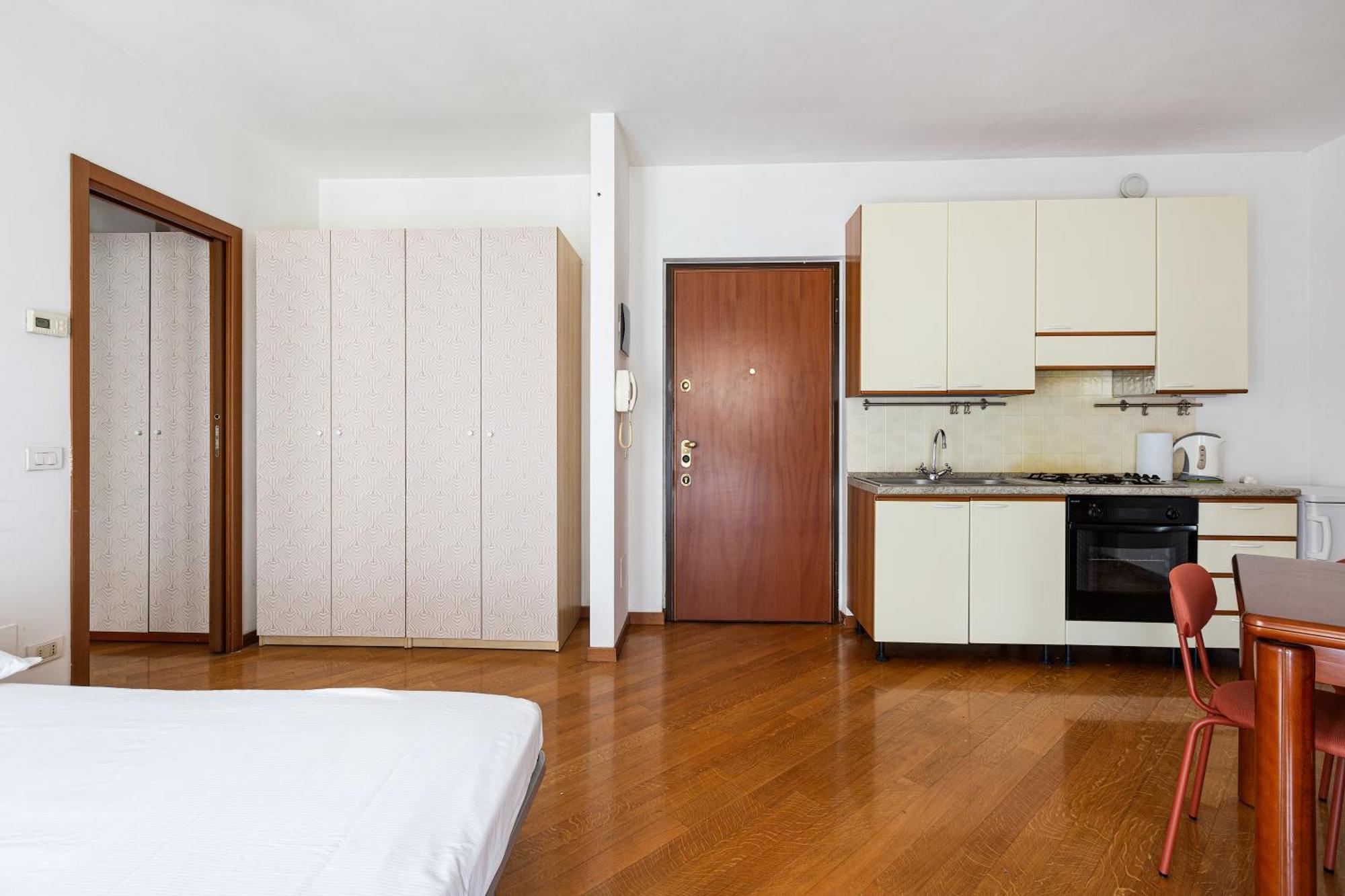 Cosy Studio With Balcony & Private Garage Milánó Kültér fotó